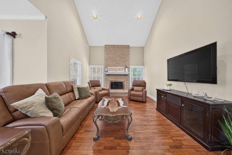 20 Mcpherson Drive Raritan NJ 08822