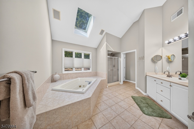 20 Mcpherson Drive Raritan NJ 08822