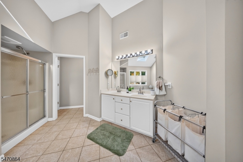 20 Mcpherson Drive Raritan NJ 08822