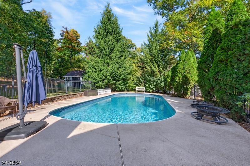 20 Mcpherson Drive Raritan NJ 08822