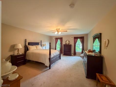 29 Lark Lane Jefferson NJ 07438