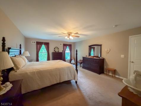 29 Lark Lane Jefferson NJ 07438