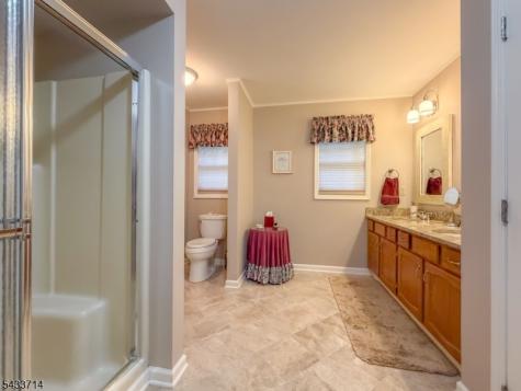 29 Lark Lane Jefferson NJ 07438