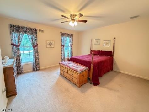 29 Lark Lane Jefferson NJ 07438
