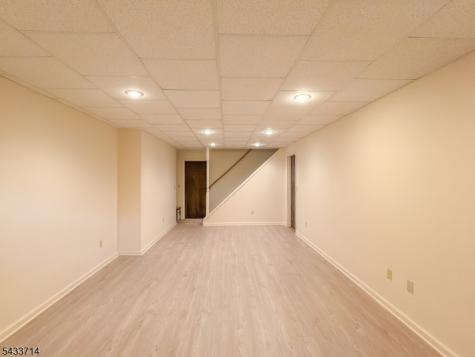 29 Lark Lane Jefferson NJ 07438