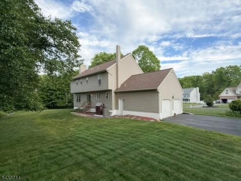 29 Lark Lane Jefferson NJ 07438