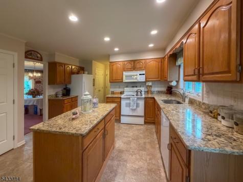 29 Lark Lane Jefferson NJ 07438