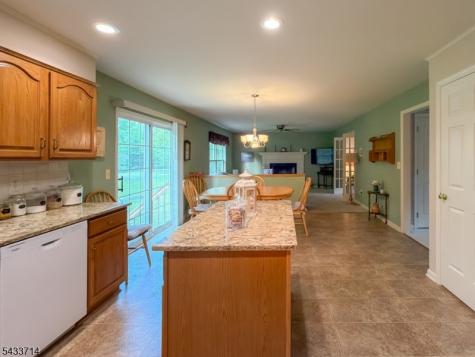 29 Lark Lane Jefferson NJ 07438