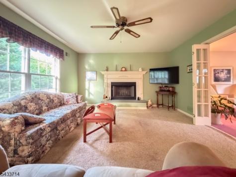 29 Lark Lane Jefferson NJ 07438