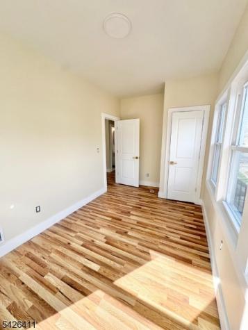87 Pine Grove Terrace Newark NJ 07106