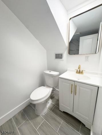 87 Pine Grove Terrace Newark NJ 07106