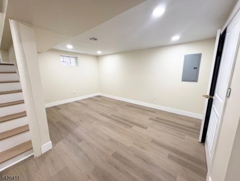 87 Pine Grove Terrace Newark NJ 07106