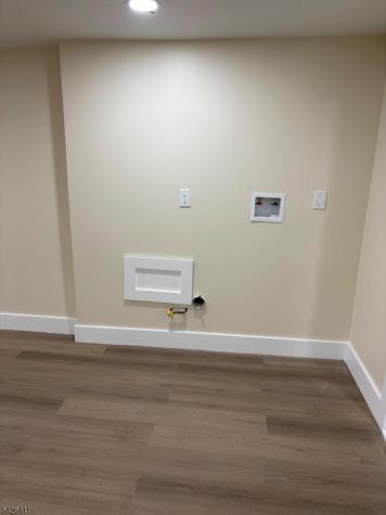 87 Pine Grove Terrace Newark NJ 07106