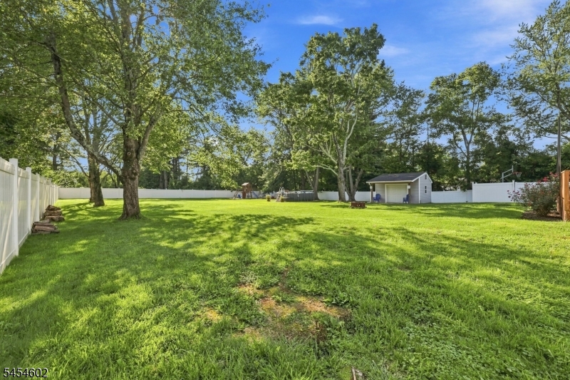 5 Old Farmers Road Washington NJ 07853