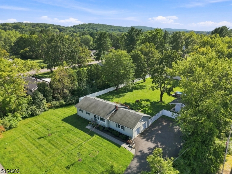5 Old Farmers Road Washington NJ 07853