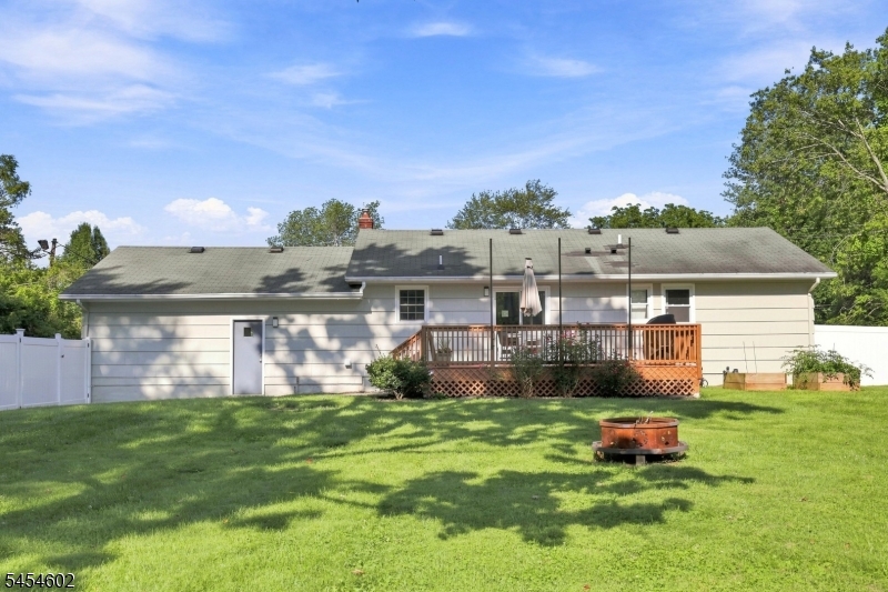 5 Old Farmers Road Washington NJ 07853