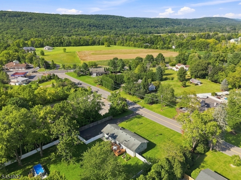 5 Old Farmers Road Washington NJ 07853