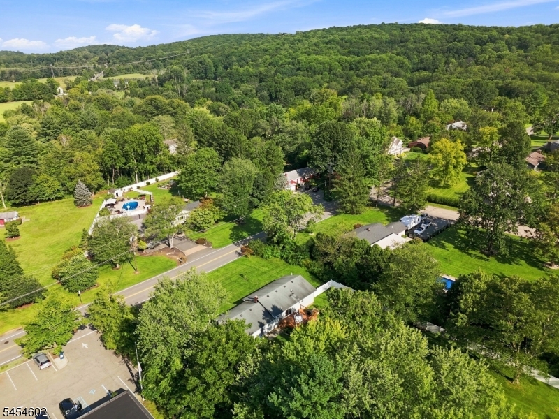 5 Old Farmers Road Washington NJ 07853