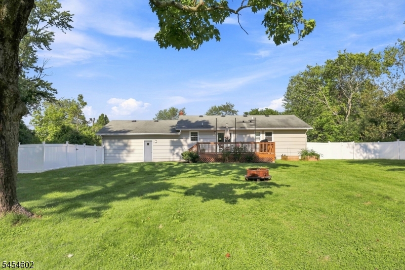 5 Old Farmers Road Washington NJ 07853