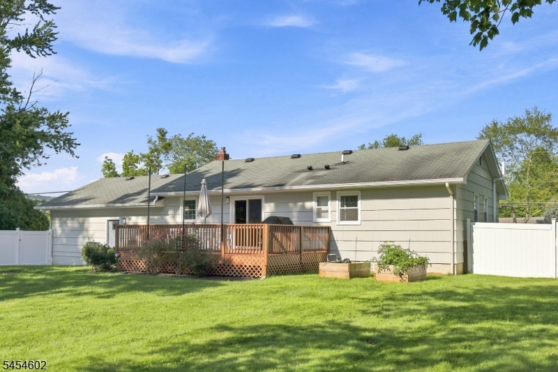 5 Old Farmers Road Washington NJ 07853