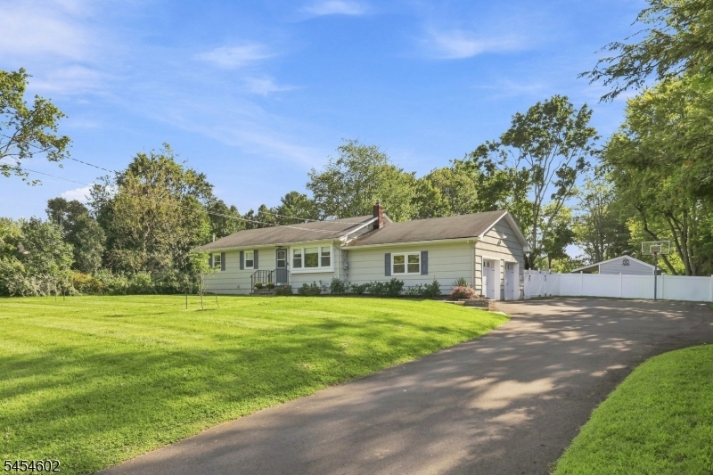 5 Old Farmers Road Washington NJ 07853
