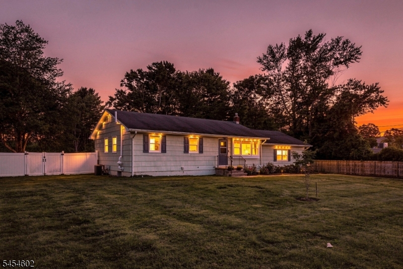 5 Old Farmers Road Washington NJ 07853