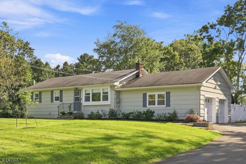 5 Old Farmers Road Washington NJ 07853