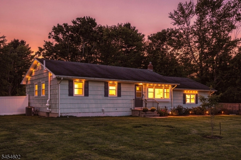 5 Old Farmers Road Washington NJ 07853