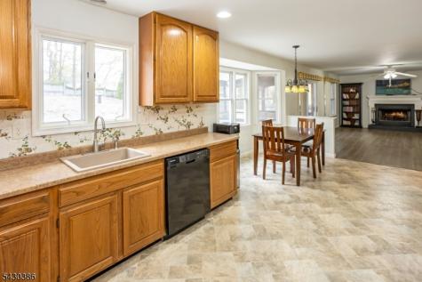 9 Mulberry Court Roxbury NJ 07876
