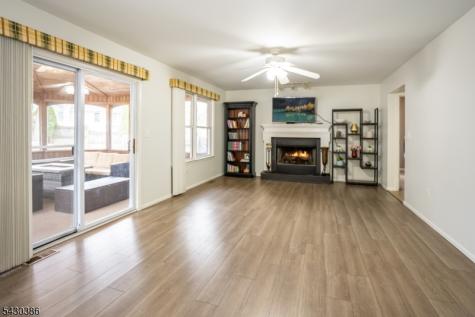 9 Mulberry Court Roxbury NJ 07876