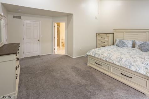 9 Mulberry Court Roxbury NJ 07876
