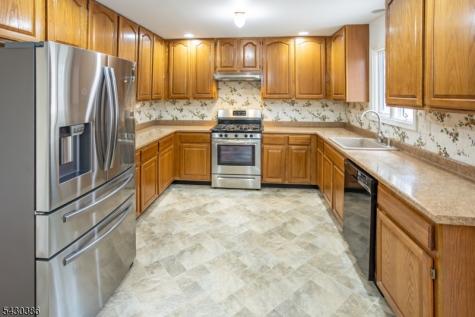9 Mulberry Court Roxbury NJ 07876