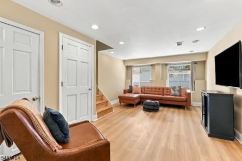 223 Fairview Avenue Verona NJ 07044