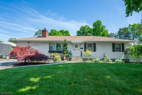 8 Shirley Terrace Kinnelon NJ 07405