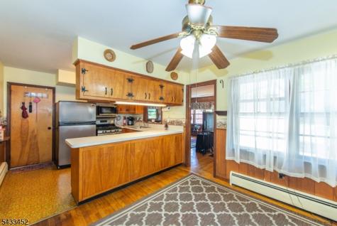 8 Shirley Terrace Kinnelon NJ 07405