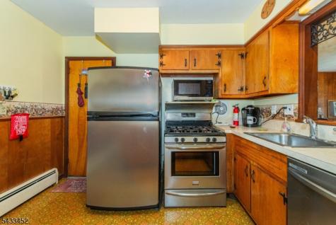 8 Shirley Terrace Kinnelon NJ 07405