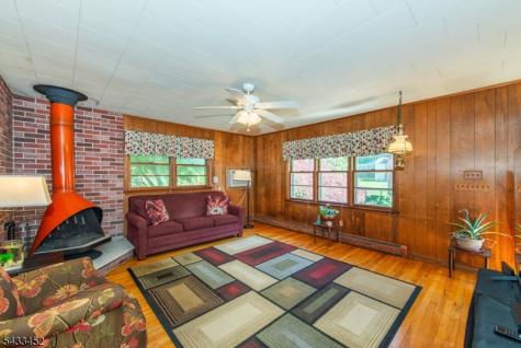 8 Shirley Terrace Kinnelon NJ 07405