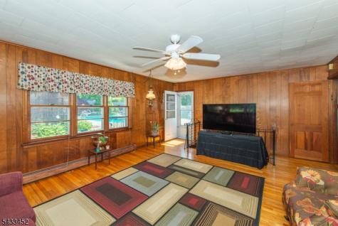 8 Shirley Terrace Kinnelon NJ 07405