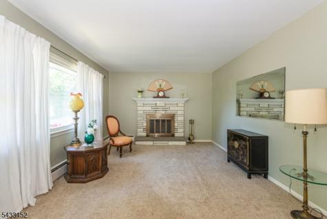 8 Shirley Terrace Kinnelon NJ 07405