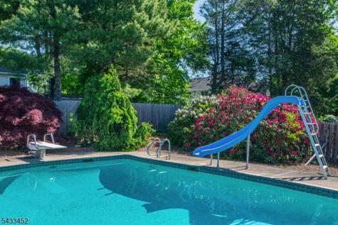 8 Shirley Terrace Kinnelon NJ 07405