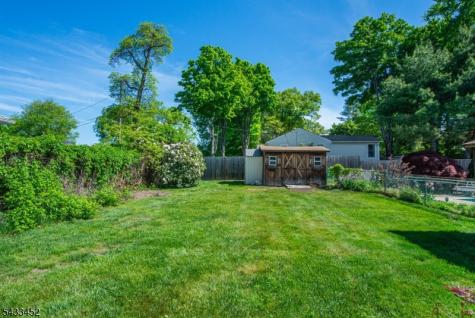8 Shirley Terrace Kinnelon NJ 07405
