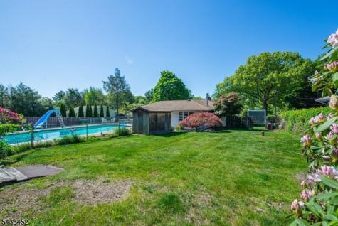 8 Shirley Terrace Kinnelon NJ 07405