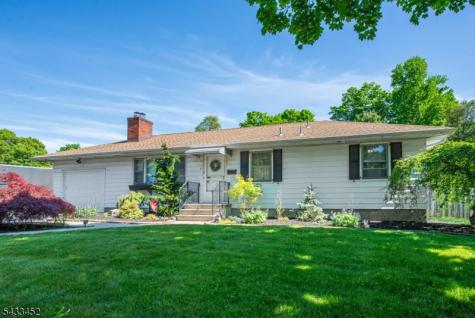 8 Shirley Terrace Kinnelon NJ 07405