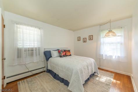 8 Shirley Terrace Kinnelon NJ 07405