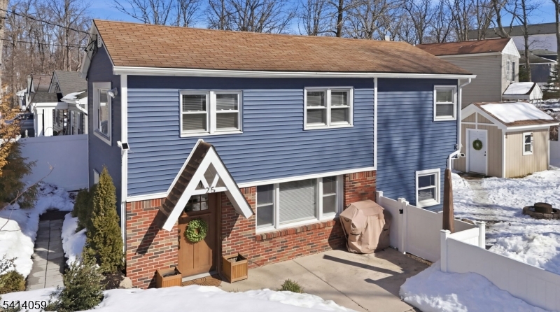 25 Bucknell Way Hopatcong NJ 07843