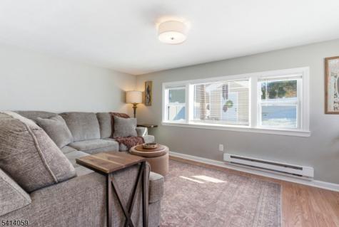 25 Bucknell Way Hopatcong NJ 07843