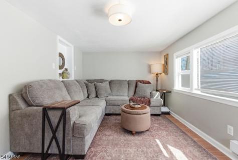 25 Bucknell Way Hopatcong NJ 07843