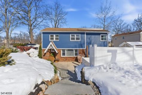 25 Bucknell Way Hopatcong NJ 07843