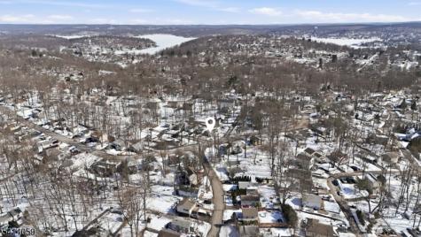 25 Bucknell Way Hopatcong NJ 07843