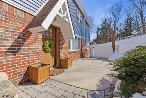 25 Bucknell Way Hopatcong NJ 07843
